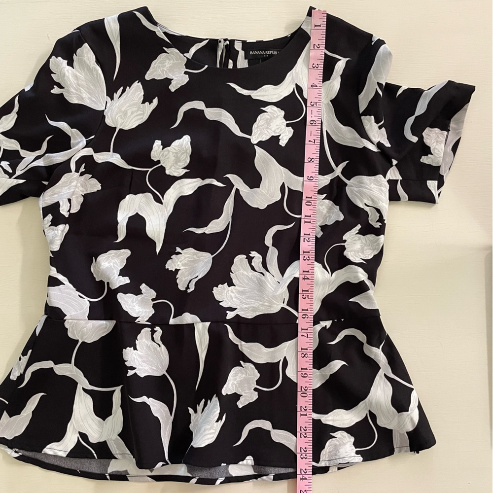 Banana Republic Peplum Short Sleeve Blouse - Picture 5 of 7
